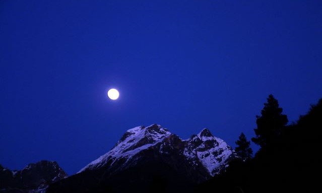 Вершина Намджагбарва ночью