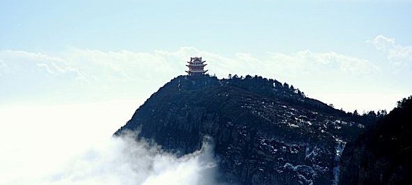 Вершина Эмэйшань в Китае