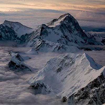 Вид на Макалу с Эвереста